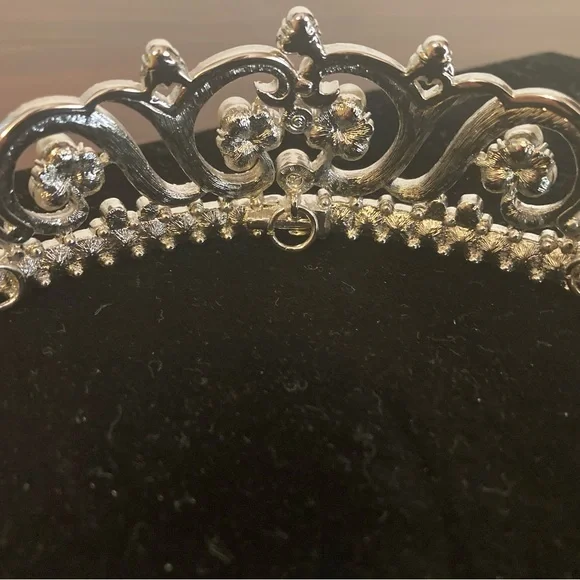 SWAROVSKI Swan pearl tiara - Picture 4 of 9